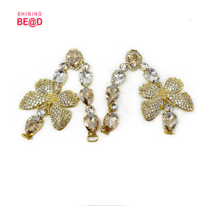 Nouvelles chaînes de sandales tongs pour femmes 2025, ornées de strass, pour l'été et la <span class=keywords><strong>plage</strong></span>, avec décorations métalliques cousues à la main et lanières en alliage - Product Image 5