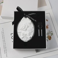 Haute qualité coréen créatif femme voiture parfum pendentif huile essentielle diffuseur pierre roseau ensembles pour garde-robe parfum ovale Rose