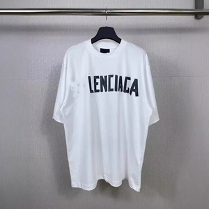 T-shirt Unisex Paris di Alta Qualità, Nuova Collezione Primavera 26, con Ricamo Lettere B Family e Onde Cola, Vestibilità Ampia e Maniche Corte - Product Image 5