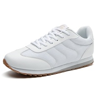 Baskets blanches unies printemps 2023 unisexe décontractées respirantes style coréen tendance Forrest Gump antidérapantes pour hommes