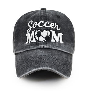 Gorra de 6 Paneles Negra Lavada con Bordado Blanco de Corazón 'Mamá Futbolista' para Mamá Deportista - Product Image 4