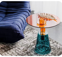 Meubles de bar d'hôtel de luxe, canapé au design moderne, table basse ronde en verre avec côtés en verre pour usage domestique, style panneau en bois