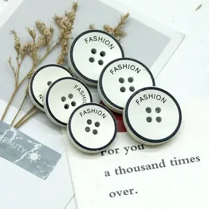 Bottoni personalizzati bottoni per cappotti a forma di resina plastica bottoni cheongsam irregolari neri a 4 fori per abbigliamento