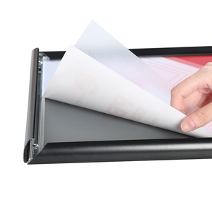 8.5x11 ''11x17'' đen <span class=keywords><strong>anodized</strong></span> nhôm Snap khung Áp phích khung với UV kháng Pet Bìa 25 mét chiều rộng trong nhà quảng cáo sử dụng - Product Image 4