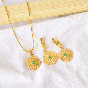 Pendientes de oro de 18 quilates de acero inoxidable, colgante que combina con todo, patrón de mariposa, cadena de clavícula de perla de ágata verde para traje de joyería - Product Image 3