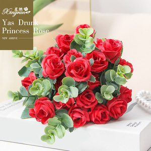 <span class=keywords><strong>Bouquet</strong></span> <span class=keywords><strong>de</strong></span> <span class=keywords><strong>roses</strong></span> princesse fait main nordique pour un cadeau <span class=keywords><strong>de</strong></span> la Saint-Valentin - Product Image 1