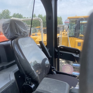 Chargeuse sur pneus LiuGong 856H 855H, capacité 5 tonnes, moteur Cummins testé et certifié, garantie 1 an, en stock à vendre - Product Image 3