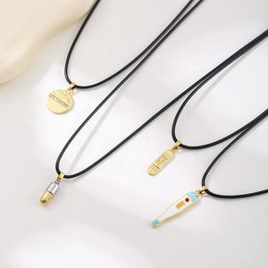 Kalung liontin tali kulit klasik, perhiasan kalung liontin dokter Suster, pil vitamin Syringe - Product Image 2