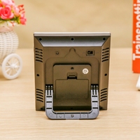 Moderner Japanischer Funkwecker mit LCD-Display, Elektronischer Kalender, Datum, Temperatur, Hintergrundbeleuchtung, Schlummerfunktion und Batteriebetrieb