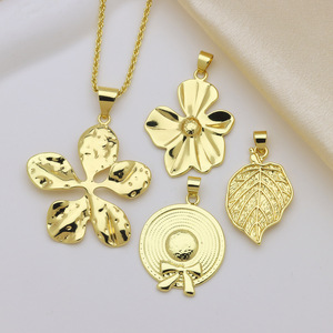 Nouveau Collier Pendentif Tendance en Gros pour l'Été, Thème Plage et Océan : Conque, Escargot de Mer, Étoile de Mer, Palourde, Pieuvre - Product Image 2