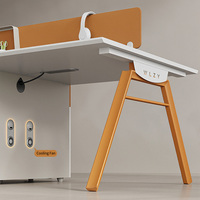 Bureau de travail de bureau avec panneau de séparation et pieds en métal en forme de A pour entreprise, idéal pour l'agencement des postes de travail