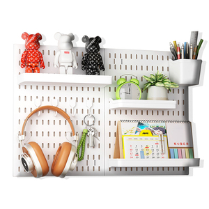 Organisateur Mural Modulaire à Panneaux Perforés Abordable, Blanc, Ensemble de 4 Panneaux Perforés et 14 Accessoires pour Organisation Murale - Product Image 1