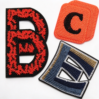 Écussons brodés personnalisés, badges logo brodés 3D en relief, patchs thermocollants pour vêtements, chapeaux, sacs