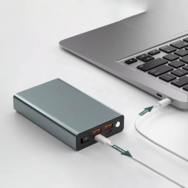 Aluminium Surface Digital Display 20000mAH PD100W Laptop 4 Ports Output Power Bank with Holder 2-in-1 Quick Charger