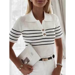 Pull en tricot respirant à manches courtes et boutons sur le devant, rayé blanc pour femme - Product Image 2