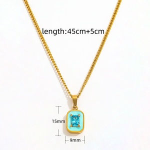 Collier pendentif rectangulaire en zircon coloré plaqué or 18 carats Joolim Jewelry, chaîne corb, bijoux en acier inoxydable, vente en gros - Product Image 5