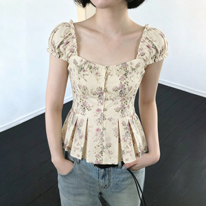Camiseta de Verano para Mujer, Estilo Romántico y Floral, Ecológica, con Cuello Redondo y Botones, Manga Regular - Product Image 3