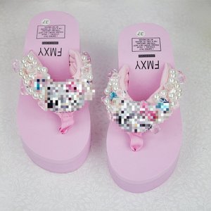 Infradito da donna con perle e gemme, con tacco a zeppa, ideali per la spiaggia, tempestati di brillantini - Product Image 2