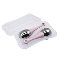 Bâtonnets de Cryo en acier inoxydable de rouleau de glace facial de refroidissement pour le massage du visage, du cou et des yeux