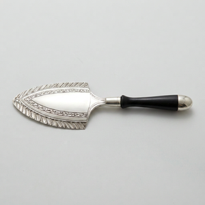 Artisan Stainless Steel Cake Server With Black Handle Shovel Shape 1 Piece Handmade Cake <b>Tool</b> Decorations And Parties - Product Image 1