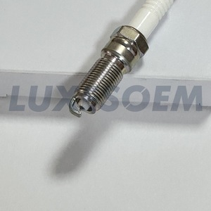 Bujías SP-520 CYFS-12F-5 de Iridio y Platino, Espaciado de 1.1mm, Rosca M12, Hexágono de 14mm, para Vehículos 2010+ - Product Image 2