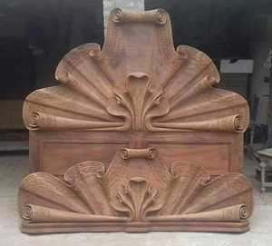 Lit de Mariage en Bois Massif Sculpté à la Main Style Royal Antique, Meubles de Chambre à Coucher de Luxe Personnalisés de Haute Qualité - Product Image 2