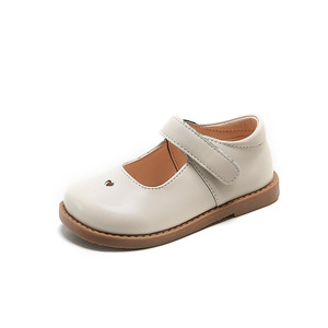 Zapatos Retro de Cuero para Niñas, Estilo Primavera-Otoño, con Diseño Calado de Corazón, Suela Suave de PU, Zapatos Casuales de Princesa - Product Image 5