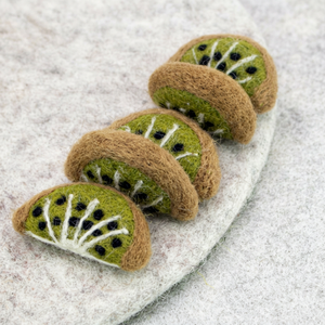 Rodajas de kiwi de fieltro de lana, frutas fieltreadas para la educación infantil, juego de frutas: hechas a mano con lana natural y comercio justo. - Product Image 1