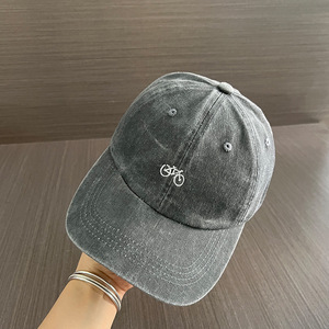 Cappellino da Baseball Vintage Lavato con Ricamo Bicicletta, Cappello Trucker Retrò Effetto Usurato, Visiera Parasole per Esterni con Effetto Snellente sul Viso - Product Image 4