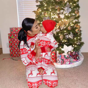 2025 noël famille correspondant maison ensemble motif <span class=keywords><strong>de</strong></span> noël imprimé pyjamas à manches longues col rond femmes hommes enfant bébé tenue <span class=keywords><strong>de</strong></span> noël - Product Image 6