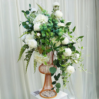 Vente en gros directe de centre de table de mariage accessoires en fer forgé en forme de chandelier dispositif de fleur table de route fleur support de fleur blanche