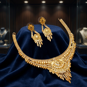 Vente en gros Parure de bijoux design traditionnel rempli d'or 14K 18K 24K, Colliers de mode en or en laiton, Ensemble de colliers courts formés d'or - Product Image 3