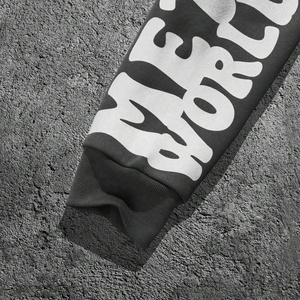 Sudadera con capucha personalizada estilo vintage urbano, oversize, con hombros caídos, corte holgado y corto, estampada en serigrafía, con lavado ácido y efecto desgastado - Product Image 4