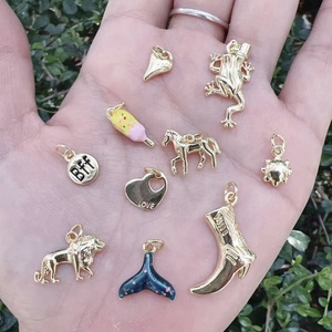 BD-B8928 Assortiment de breloques plaquées or en forme de <span class=keywords><strong>grenouille</strong></span>, cheval, lion, animaux, fleurs, cœurs, étoiles en zircon pour la fabrication de bijoux - Product Image 1