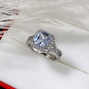 Anello di Fidanzamento di Lusso con Gemme per Donne, Elegante Gioiello da Dito per Feste - Product Image 1
