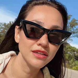 Lunettes de soleil à la mode pour femmes, monture œil de chat, couleur gelée, verres de plage, prix de gros, haute qualité, <span class=keywords><strong>400</strong></span> - Product Image 3