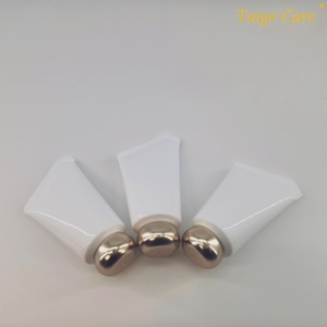 Envase Cosmético de Lujo de 50 ml para Crema de Manos, Tubo Suave Ecológico con Forma de 7 y Tapa Dorada de Rosca - Product Image 3