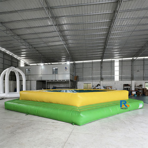 Castillo Inflable Gigante Verde <span class=keywords><strong>de</strong></span> PVC Fácil <span class=keywords><strong>de</strong></span> Instalar, Cancha <span class=keywords><strong>de</strong></span> Fútbol Personalizable para <span class=keywords><strong>Alquiler</strong></span> en Parques Infantiles - Product Image 3