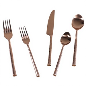Ensemble de couverts en acier inoxydable doré rose, fait main, 5 pièces, avec manche martelé, pour la table, la maison et les fêtes, vente chaude - Product Image 1