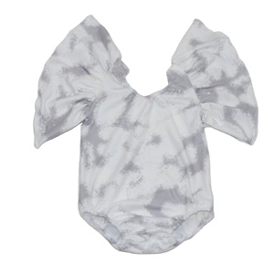 Combinaison imprimée à manches volantées, tie-dye, pour bébé, avec ourlets festonnés, unisexe, en coton biologique/polyester tricoté, à boutons-pression, vente en gros - Product Image 5