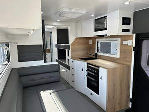 Rimorchi da viaggio camper doppio asse <span class=keywords><strong>caravan</strong></span> per la vendita off road hard top campeggio hardtop offroad <span class=keywords><strong>caravan</strong></span> con bagno - Product Image 5