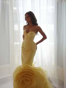 <span class=keywords><strong>Abiti</strong></span> da Sera Gialli da Donna Ruolai HL667, 2 Pezzi, Modello Slim Fit Senza Maniche <span class=keywords><strong>in</strong></span> <span class=keywords><strong>Taffetà</strong></span> con Grandi Fiori - Product Image 3