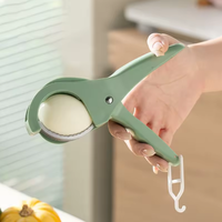 Handmatige milieuvriendelijke PP bananen snijder met roestvrijstalen mes, multifunctioneel, makkelijk schoon te maken, fruitsalade schiller, snijder, keukenhulpje