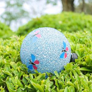 Esfera Decorativa de Cristal Azul de 8 Pulgadas The Craft Exim, Impermeable, para Exteriores, Jardín, Césped, Diseño de Mariposa - Product Image 3