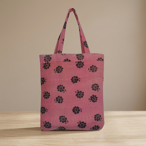 Bolsas de Compras Vintage Hechas a Mano con Sari Kantha Tribal - Product Image 3