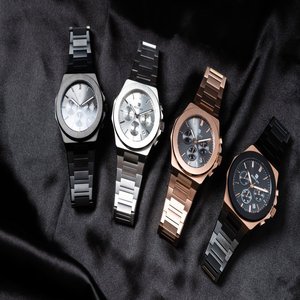 Reloj para hombre URBAN ELEGANT minimalista dorado de 42.5mm con caja de acero inoxidable, cristal de zafiro, movimiento de cuarzo japonés Miyota y 3ATM. - Product Image 3