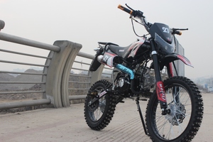 Moto tout-terrain 125cc, moto enduro 4 temps pour la conduite sur sentiers en terre, sable et montagne - Product Image 5
