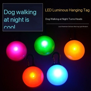 Vật nuôi LED ánh sáng ban đêm chó vật nuôi Mặt dây chuyền có thể điều chỉnh ánh sáng ban đêm Mặt dây chuyền Nguồn cung cấp mèo Pet Dog Ánh sáng an toàn màu sắc phát sáng đèn flash - Product Image 1