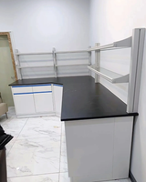 Table de préparation de laboratoire avec pare-éclaboussures |   Planche phénolique résistante aux produits chimiques pour zone de préparation d'échantillons