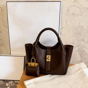 حقيبة يد صغيرة أنيقة وراقية على الطراز الكوري، موديل صيفي جديد، حقيبة بولينج بسيطة، حقيبة كتف عصرية صغيرة - Product Image 5